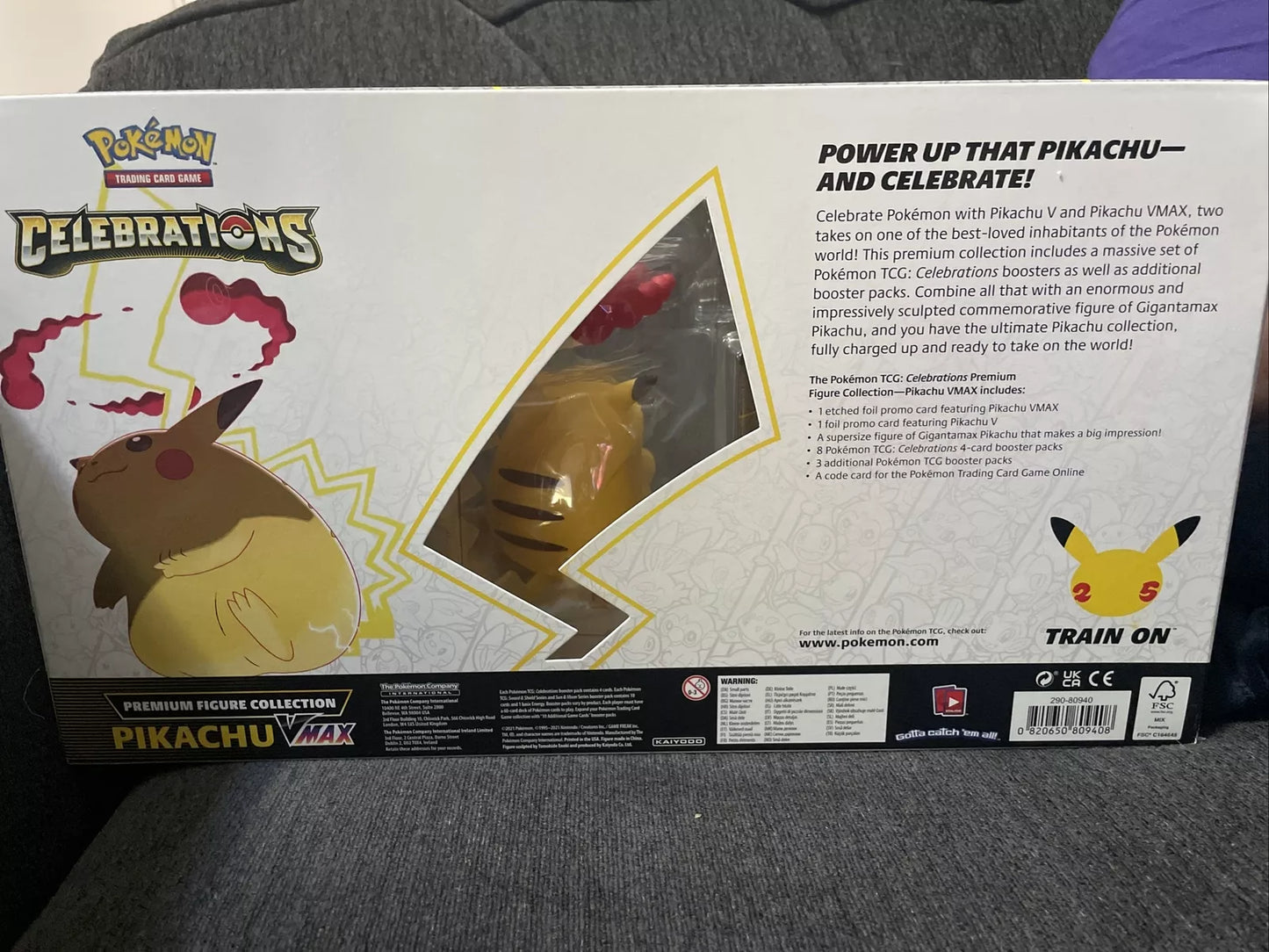 Pokémon TCG Celebrations Premium Figure Collection Pikachu VMAX Box